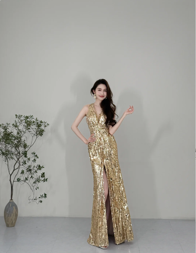 Sparkling Yellow Mermaid Deep V Halter Neck Slit Sequined Long Formal Prom Dress