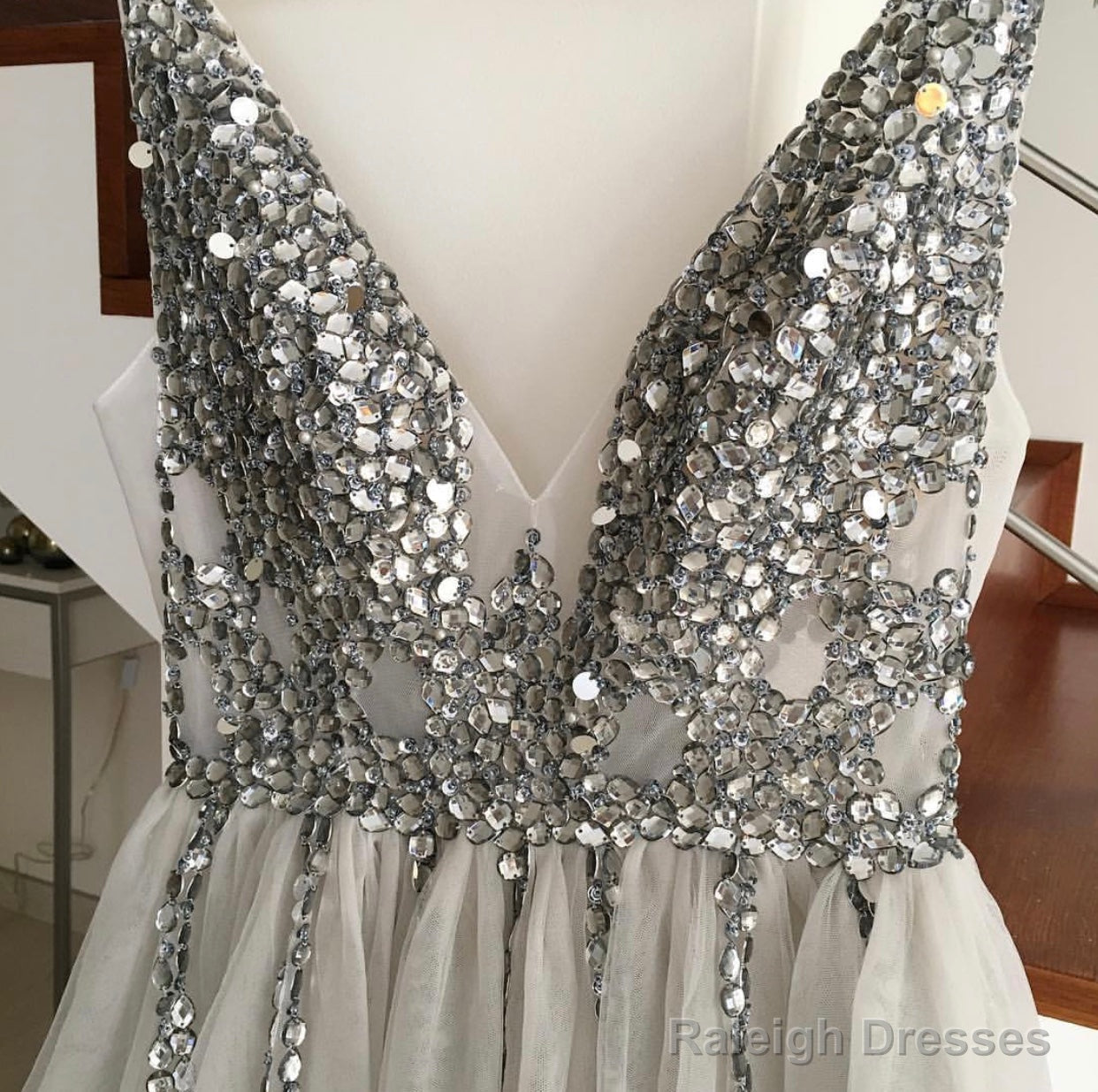 Sparkly Crystal Beaded V-Neck Tulle Split Prom Dress