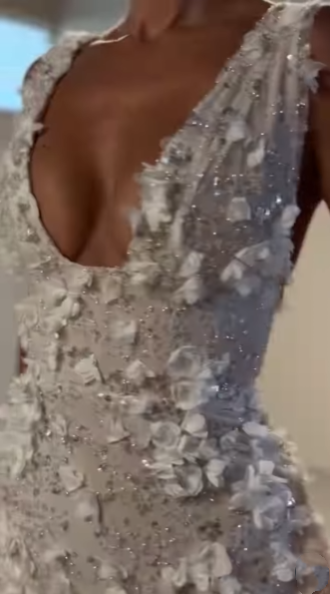 Sparkly Sheath V Neck White Feathers Beaded Wedding Dresses Short Bridal Gowns Wedding Dress