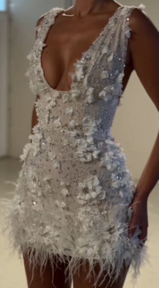 Sparkly Sheath V Neck White Feathers Beaded Wedding Dresses Short Bridal Gowns Wedding Dress