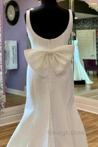 Square Neck Bow Back Trumpet Long Wedding Gown