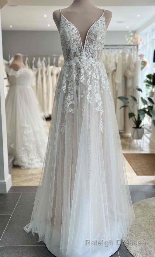 Straps A-line Tulle/Lace Beach Wedding Dress Main image