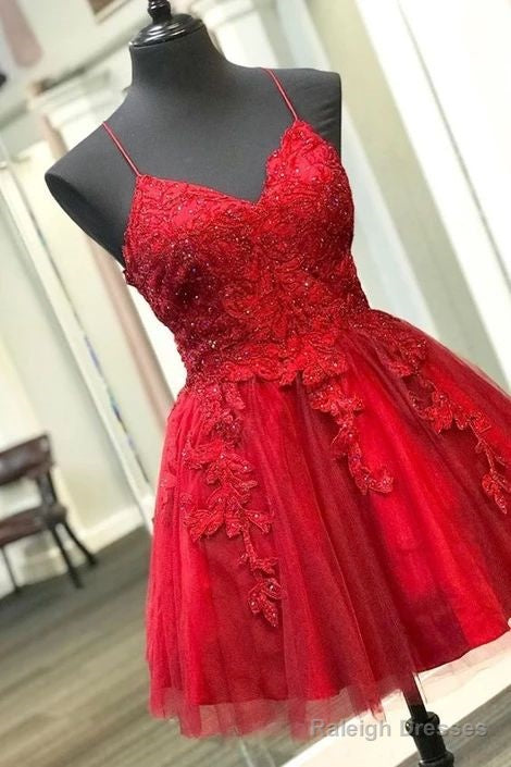 Straps Lace Appliqued Red Short Homecoming Dresses