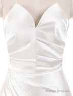 Stunning Ivory Wedding Dresses Strapless Mermaid Evening Dresses V Neck Sleeveless Split Beach Bridal Gown With Court Train