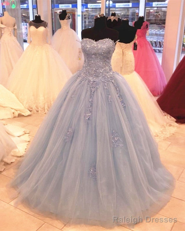 Stylish Lace Embroidery Sweetheart Tulle Ball Gowns Quinceanera Dresses Main image