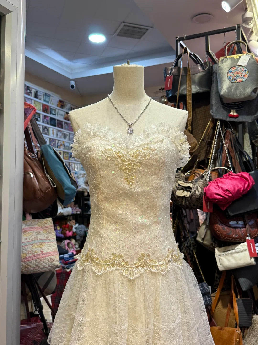 Sweet Ivory Heart-Shaped Neckline Embroidered Layered Lace Formal Prom Dress