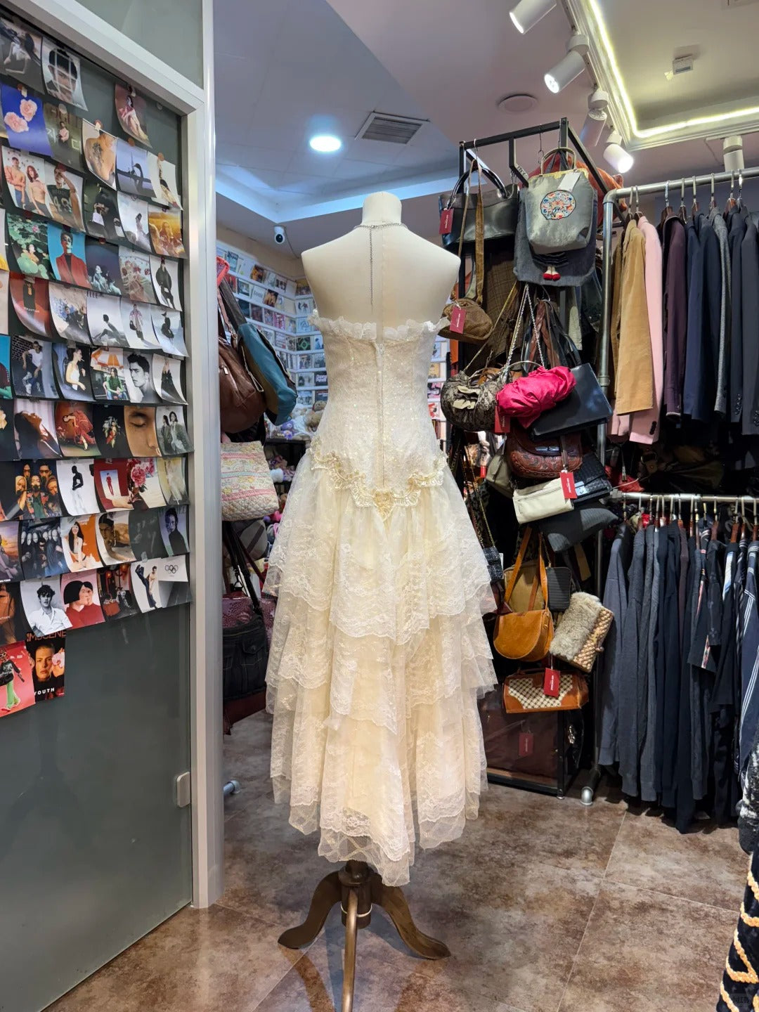 Sweet Ivory Heart-Shaped Neckline Embroidered Layered Lace Formal Prom Dress