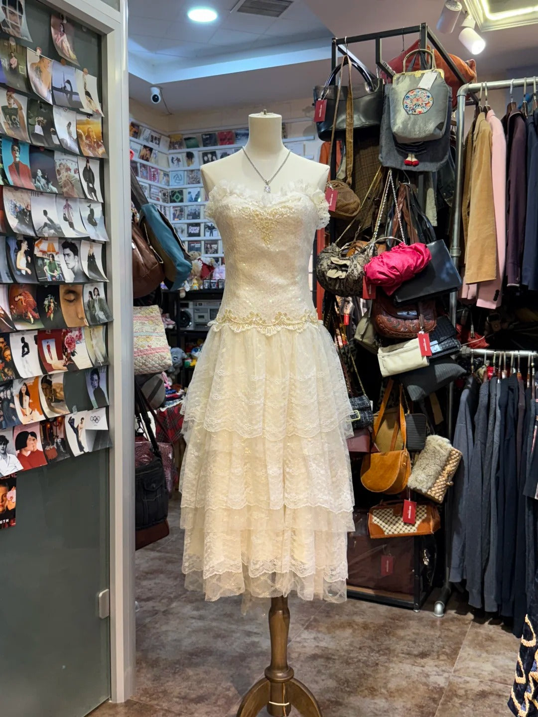 Sweet Ivory Heart-Shaped Neckline Embroidered Layered Lace Formal Prom Dress Main image