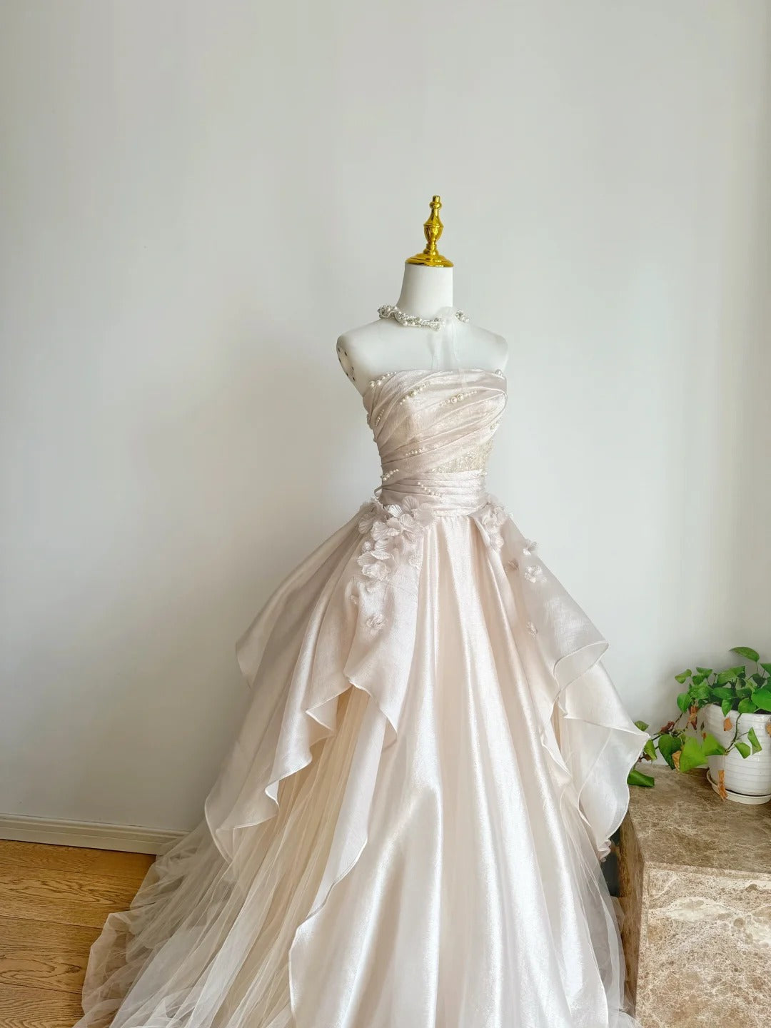 Sweet Pink A-Line Tulle Satin Prom Dress Long Strapless Applique Wedding Dress