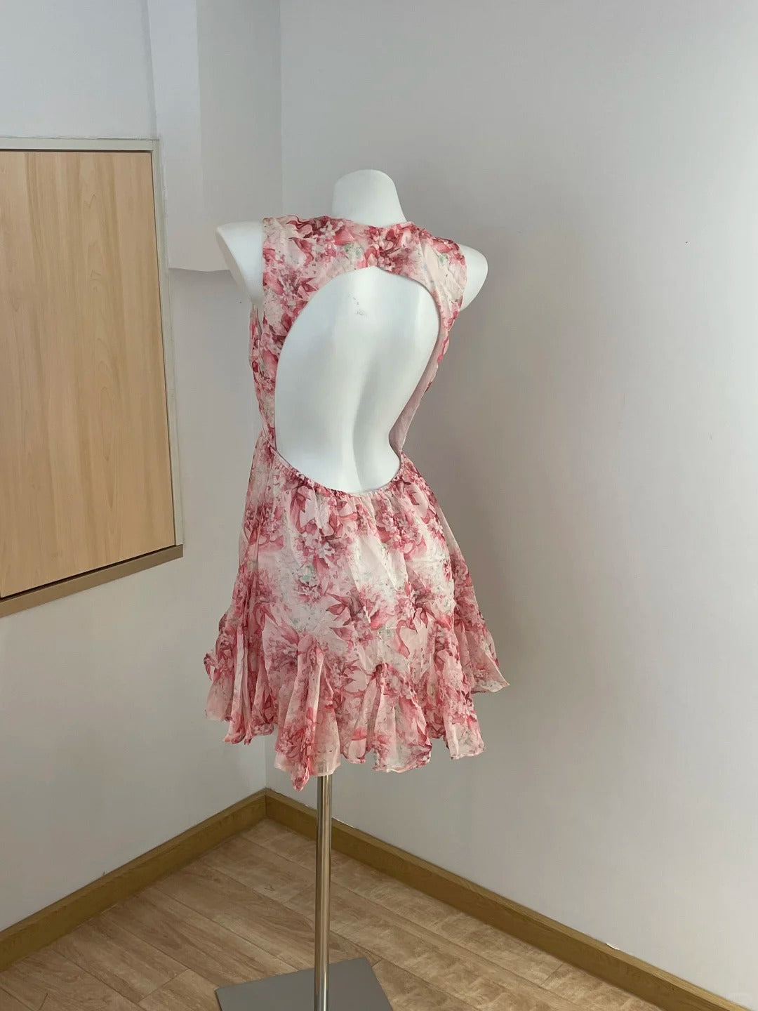 Sweet Pink Floral Backless Multi-Layered Pleated Chiffon Homecoming Dress