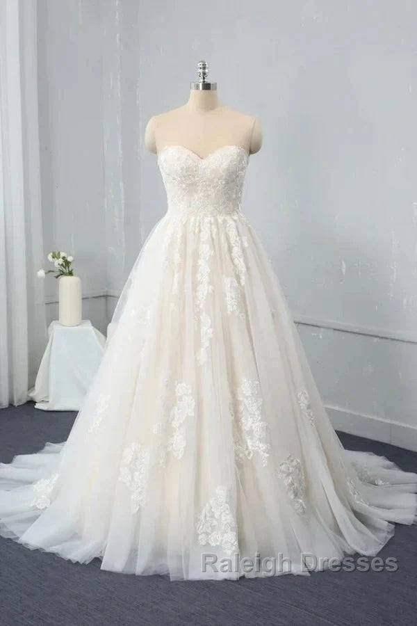 Sweetheart Backless Long Wedding Dress Tulle With Lace Appliques