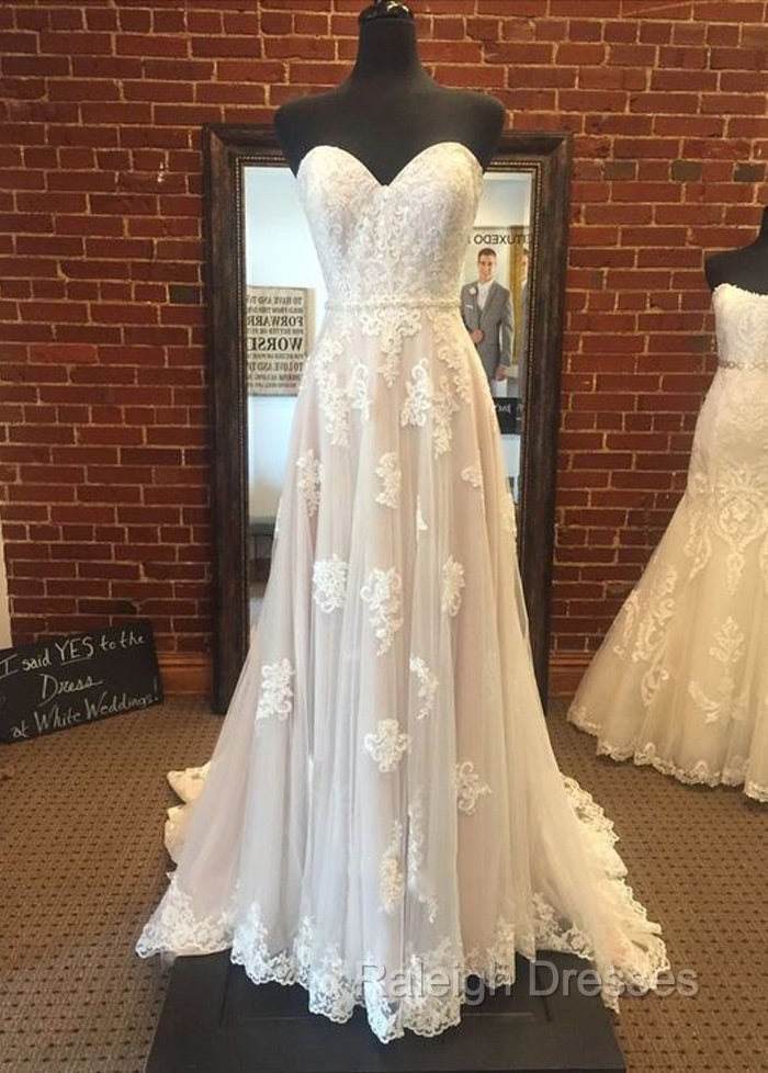 Sweetheart Floor-Length Appliques Lace Wedding Dresses Secondary image