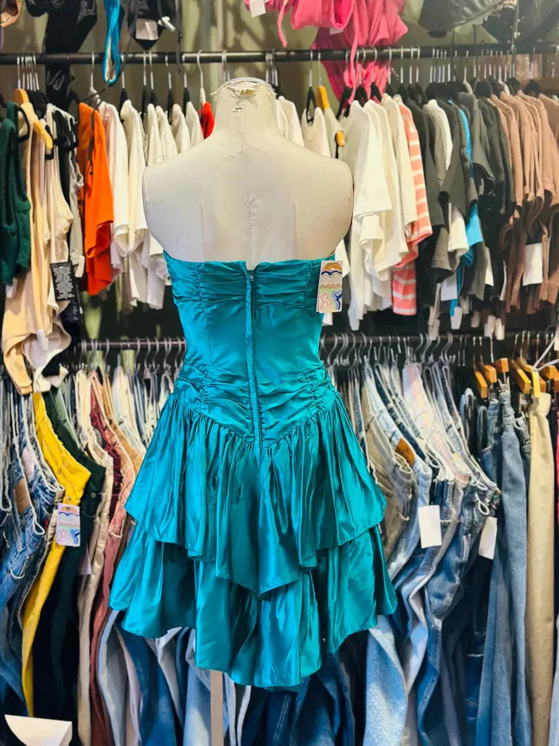 Sweetheart Neck Blue Satin 17Th Birthday Short Skirt Homecoming Dress