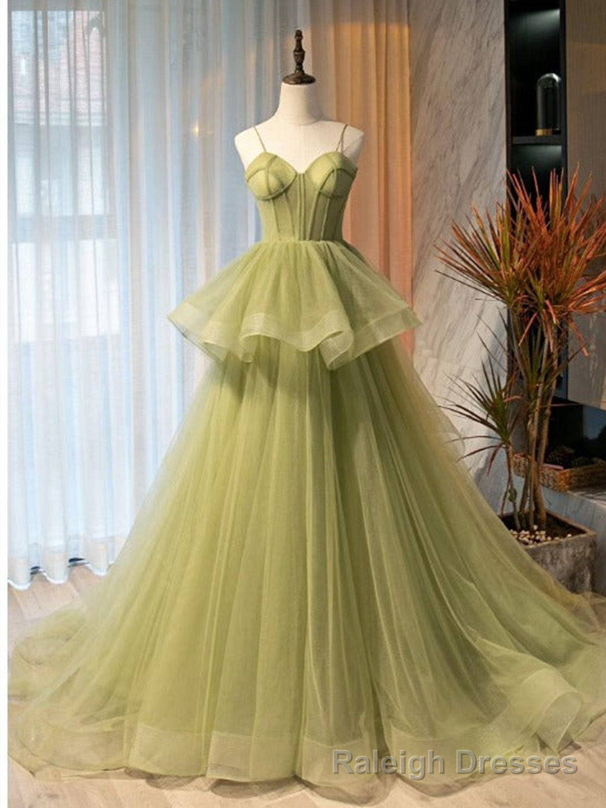 Sweetheart Neck Green Tulle Long Prom Dresses, Green Tulle Long Formal Graduation Dresses Main image