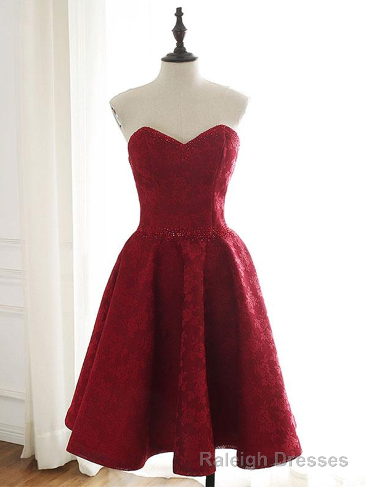 Sweetheart Neck Short Burgundy Lace Prom Dresses, Short Wine Red Lace Formal Evening Dresses