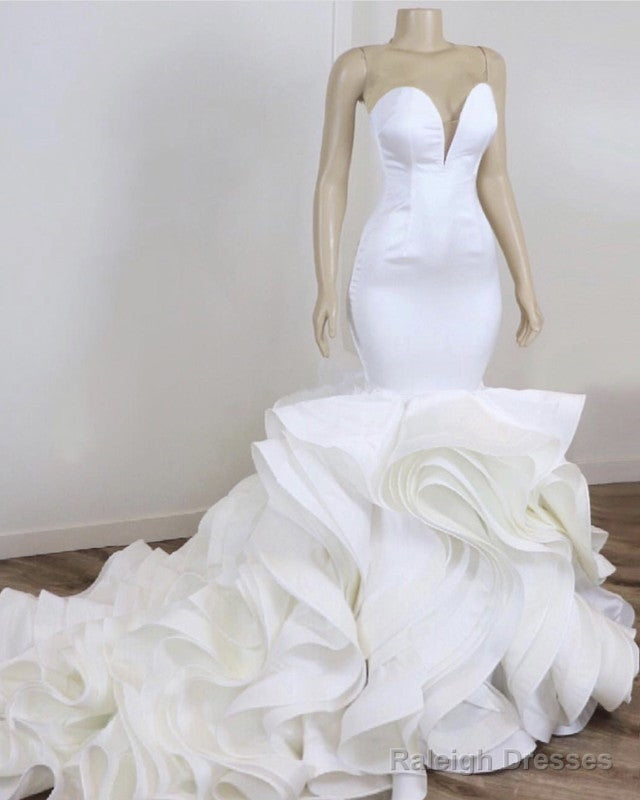 Sweetheart Ruffles Mermaid Wedding Dress Secondary image