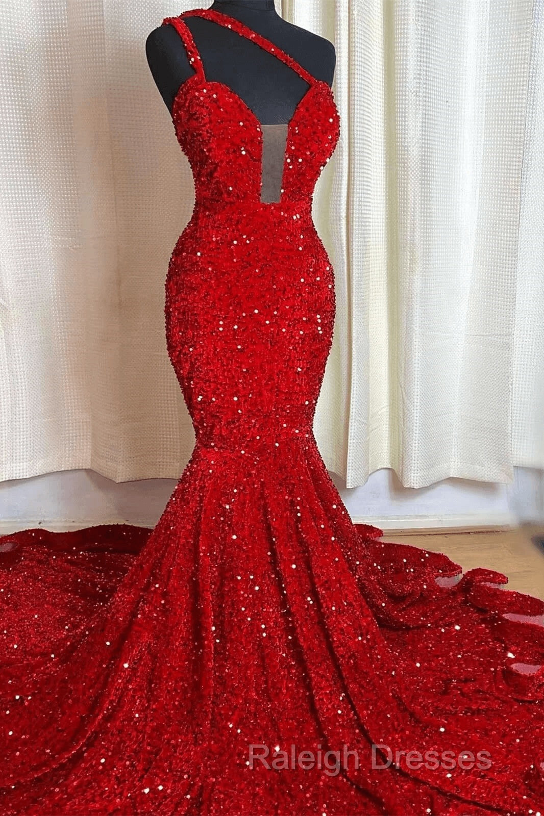 Sweetheart Sleeveless Sequins Red Mermaid Prom Dresses Secondary image