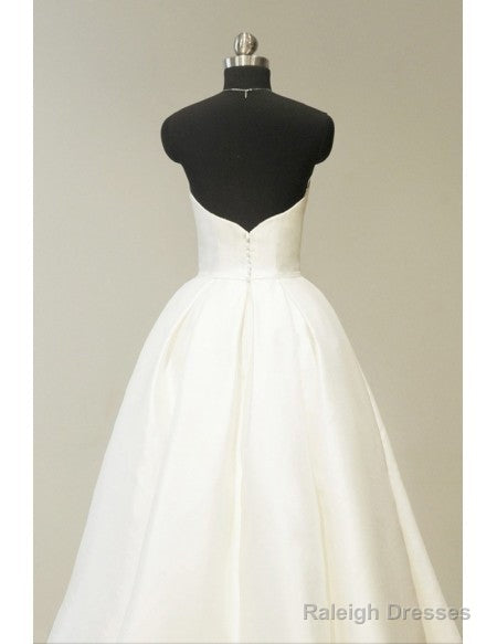Sweetheart Tea Length Ivory Satin Vintage Wedding Dresses Secondary image