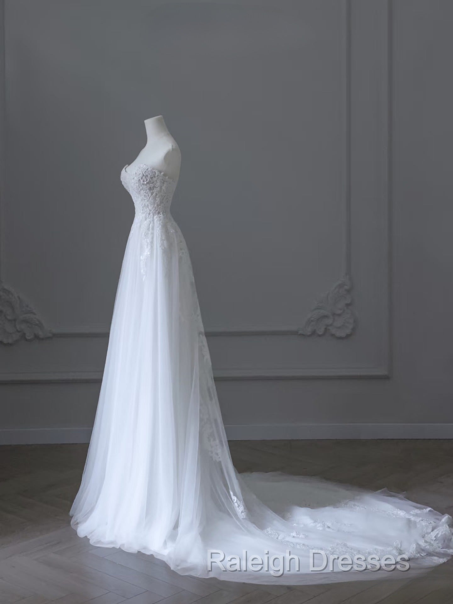 Timeless A-Line Sweetheart Lace Tulle White Wedding Dress Brides Dresses