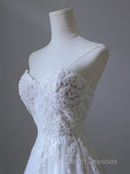 Timeless A-Line Sweetheart Lace Tulle White Wedding Dress Brides Dresses