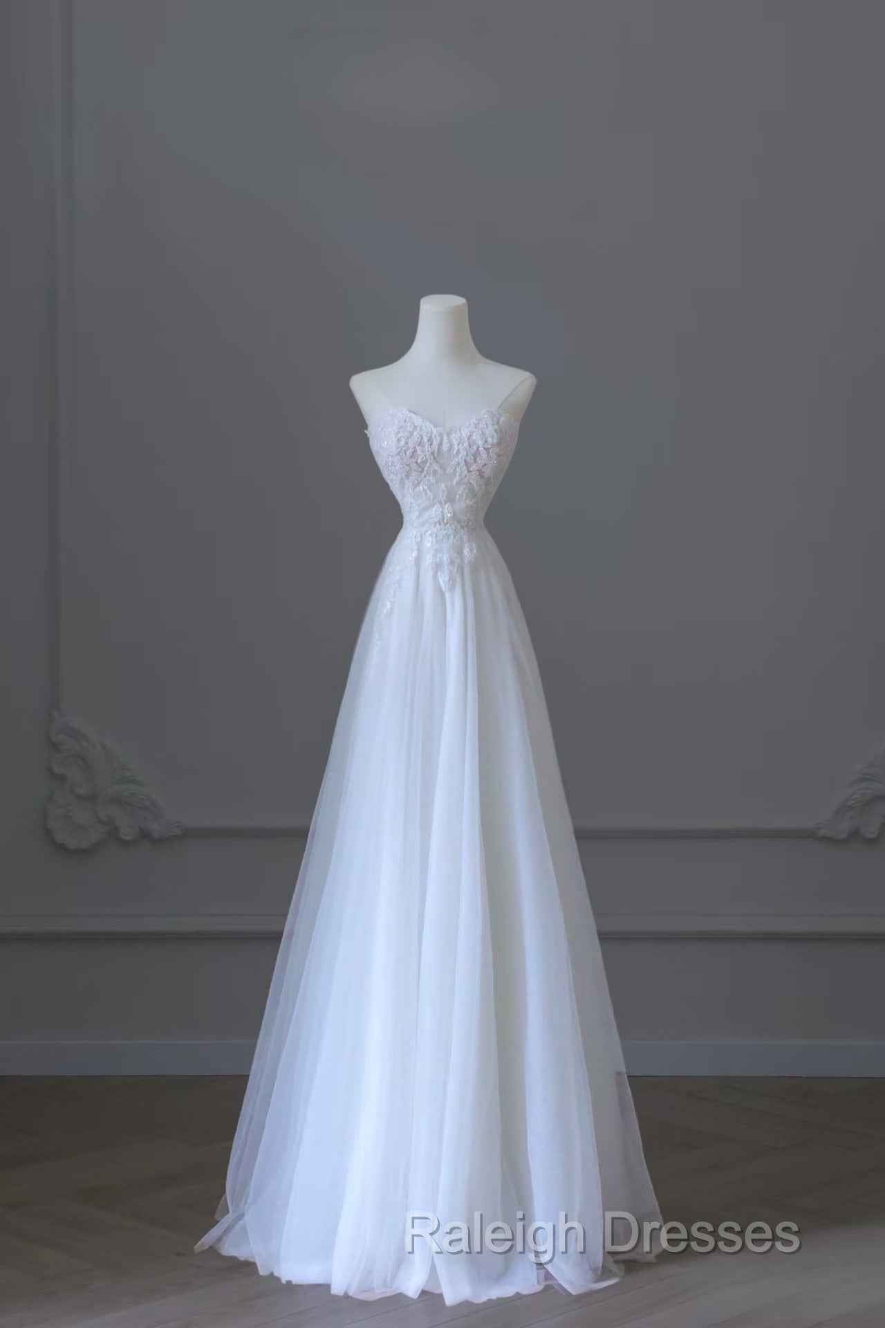 Timeless A Line Sweetheart Lace Tulle White Wedding Dresses Brides Dress