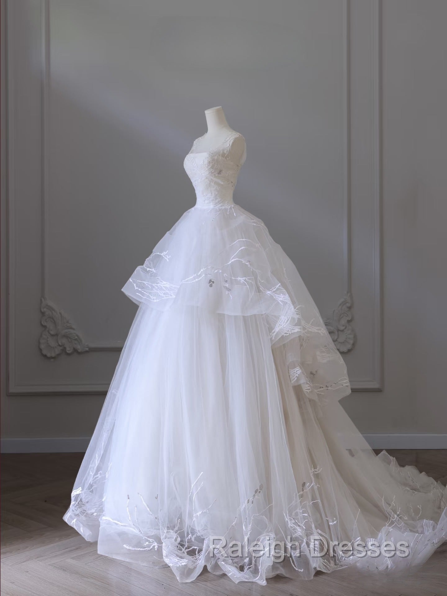 Timeless Ball Gown Jewel Neckline Sequin Sleeveless Wedding Dress Bridal Dresses Secondary image