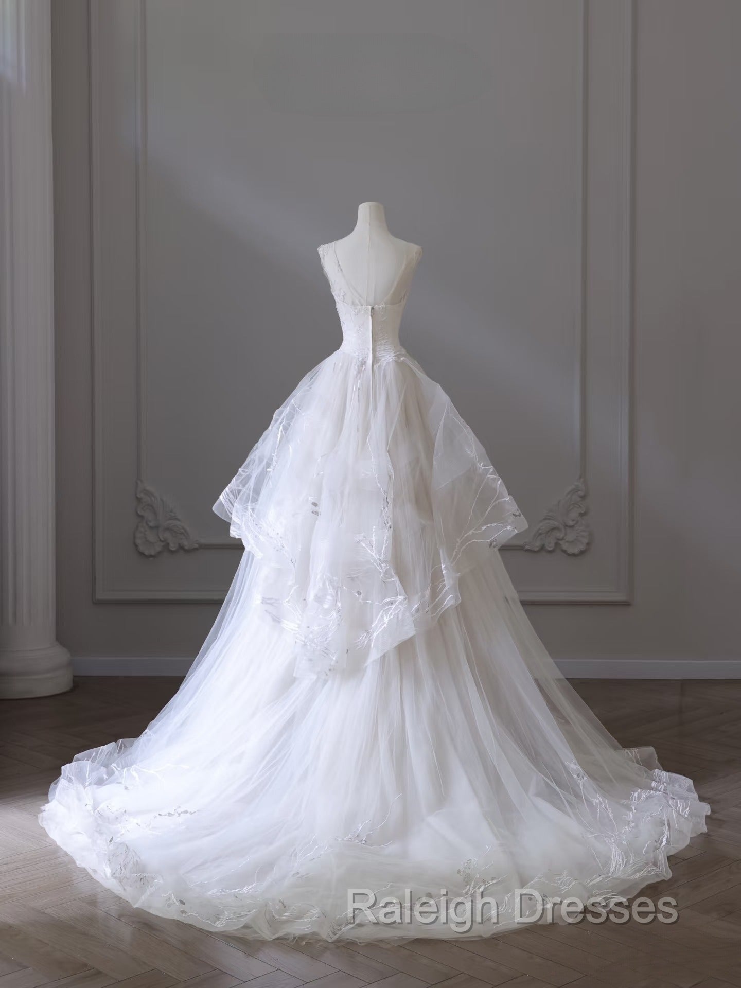 Timeless Ball Gown Jewel Neckline Sequin Sleeveless Wedding Dresses Bridal Dress