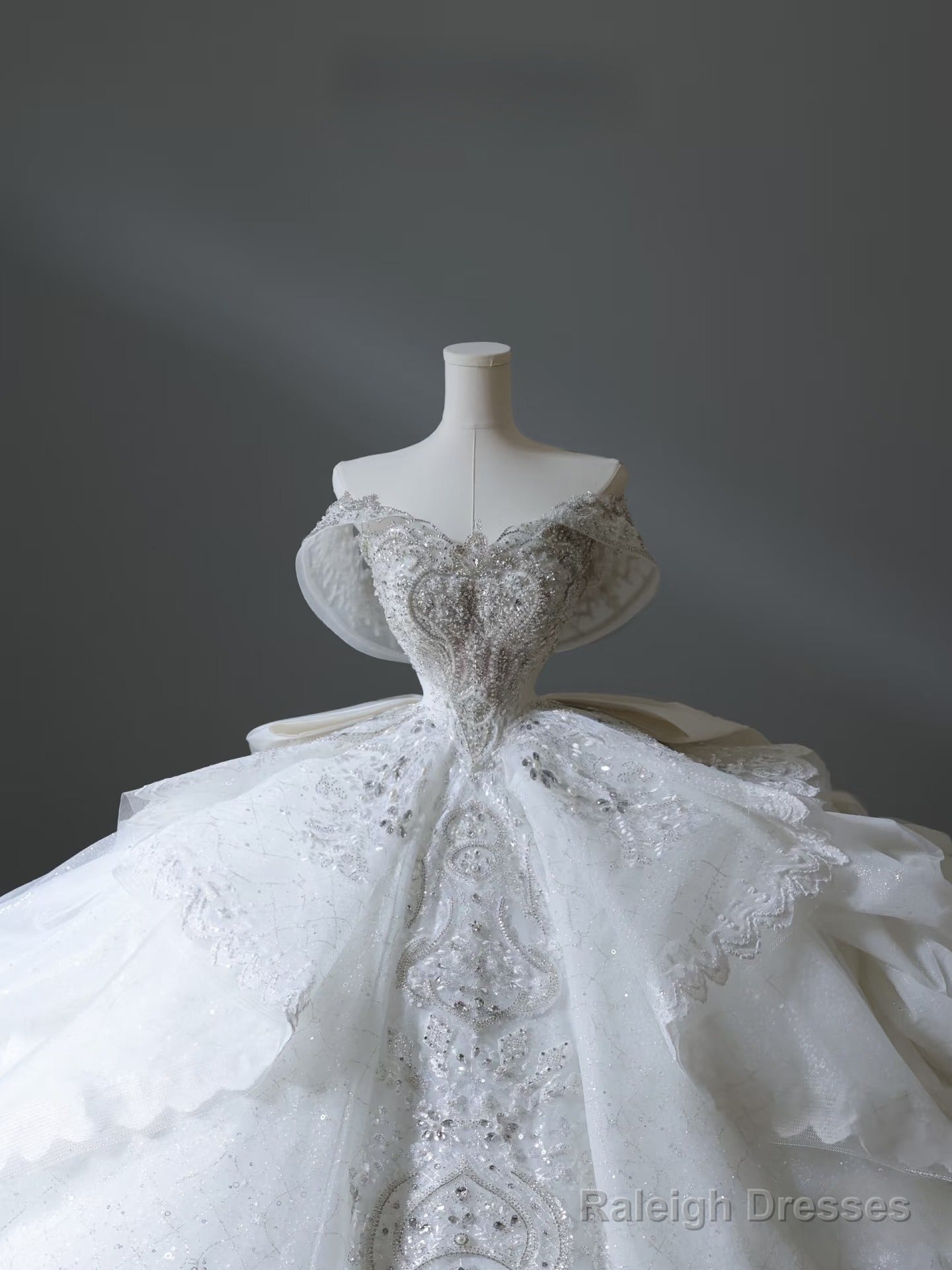 Timeless Ball Gown Off The Shoulder Neckline Tulle Sequin Wedding Dresses Bridal Dress Secondary image