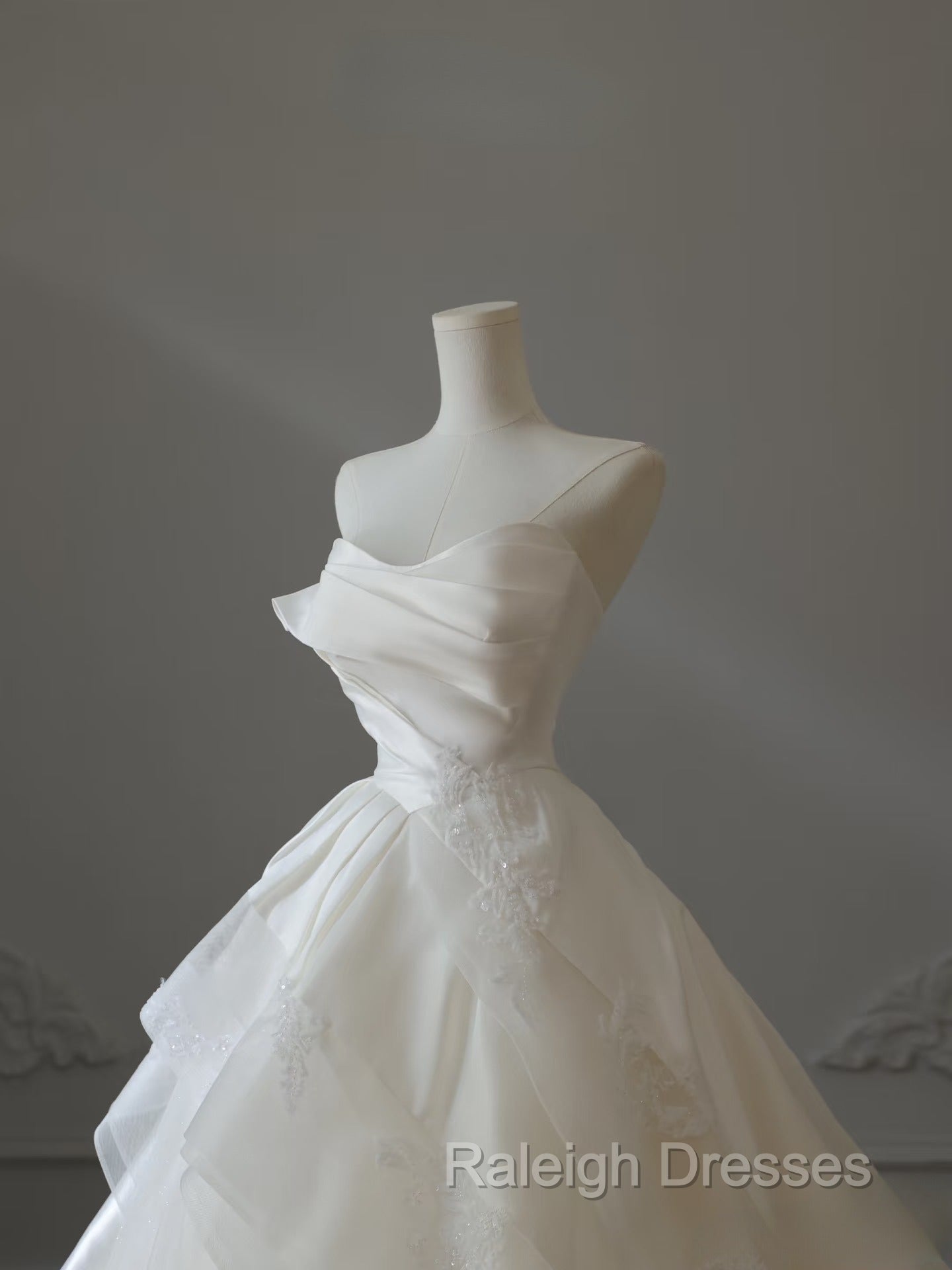 Timeless Ball Gown Strapless Satin Ivory Long Wedding Dresses Bridal Dress
