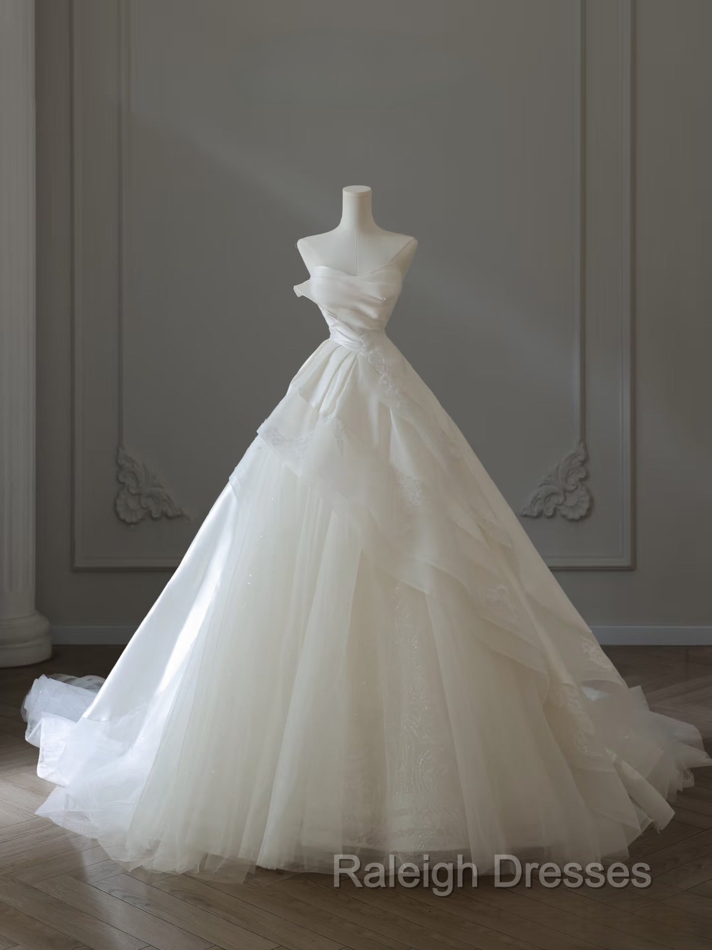 Timeless Ball Gown Strapless Satin Ivory Long Wedding Dress Bridal Dresses