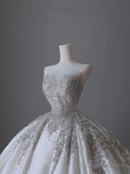 Timeless Ball Gown Sweetheart Satin White Wedding Dresses Brides Dress