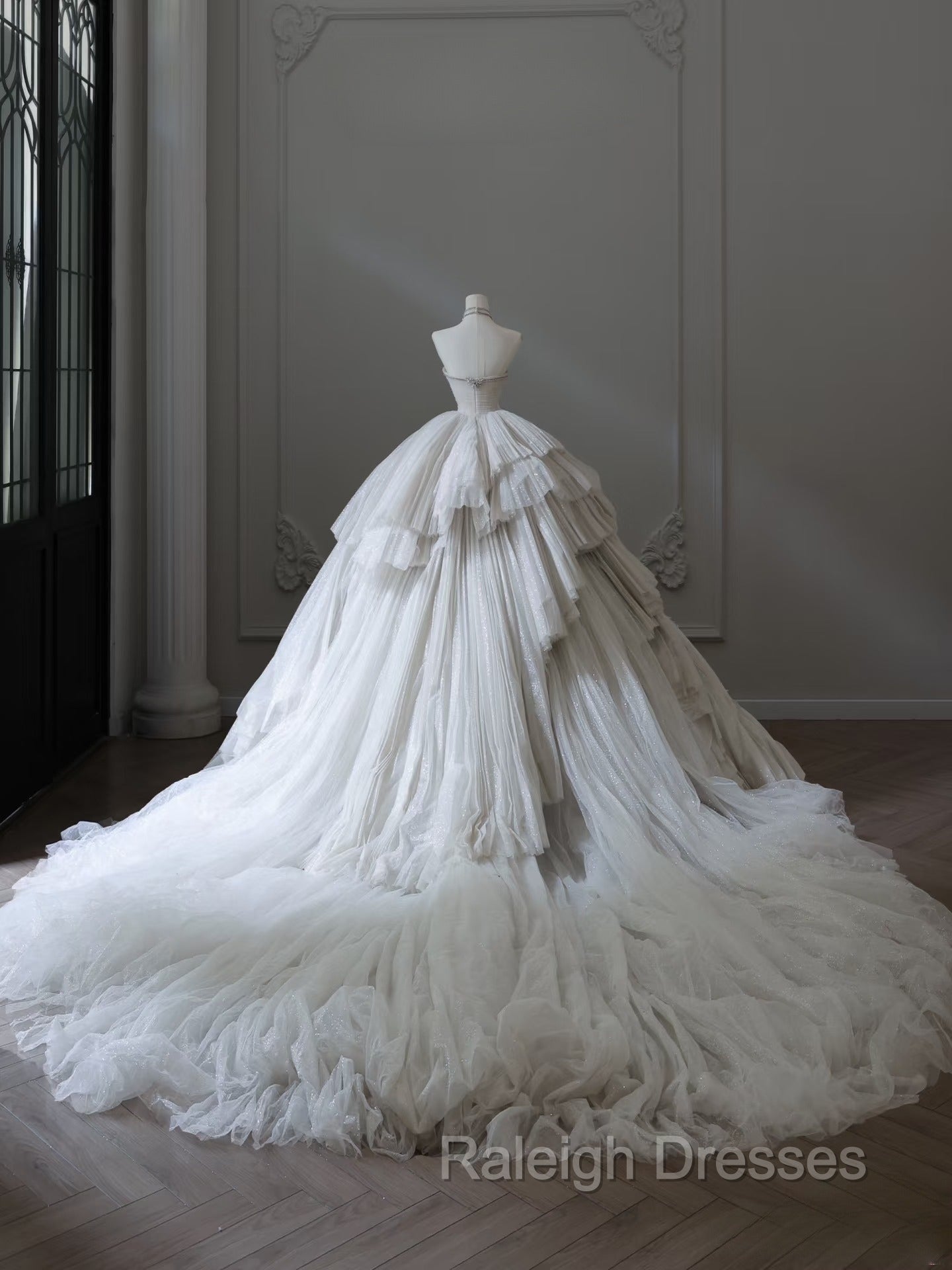 Timeless Ball Gown Sweetheart Tulle Long Wedding Dresses Bridal Dress