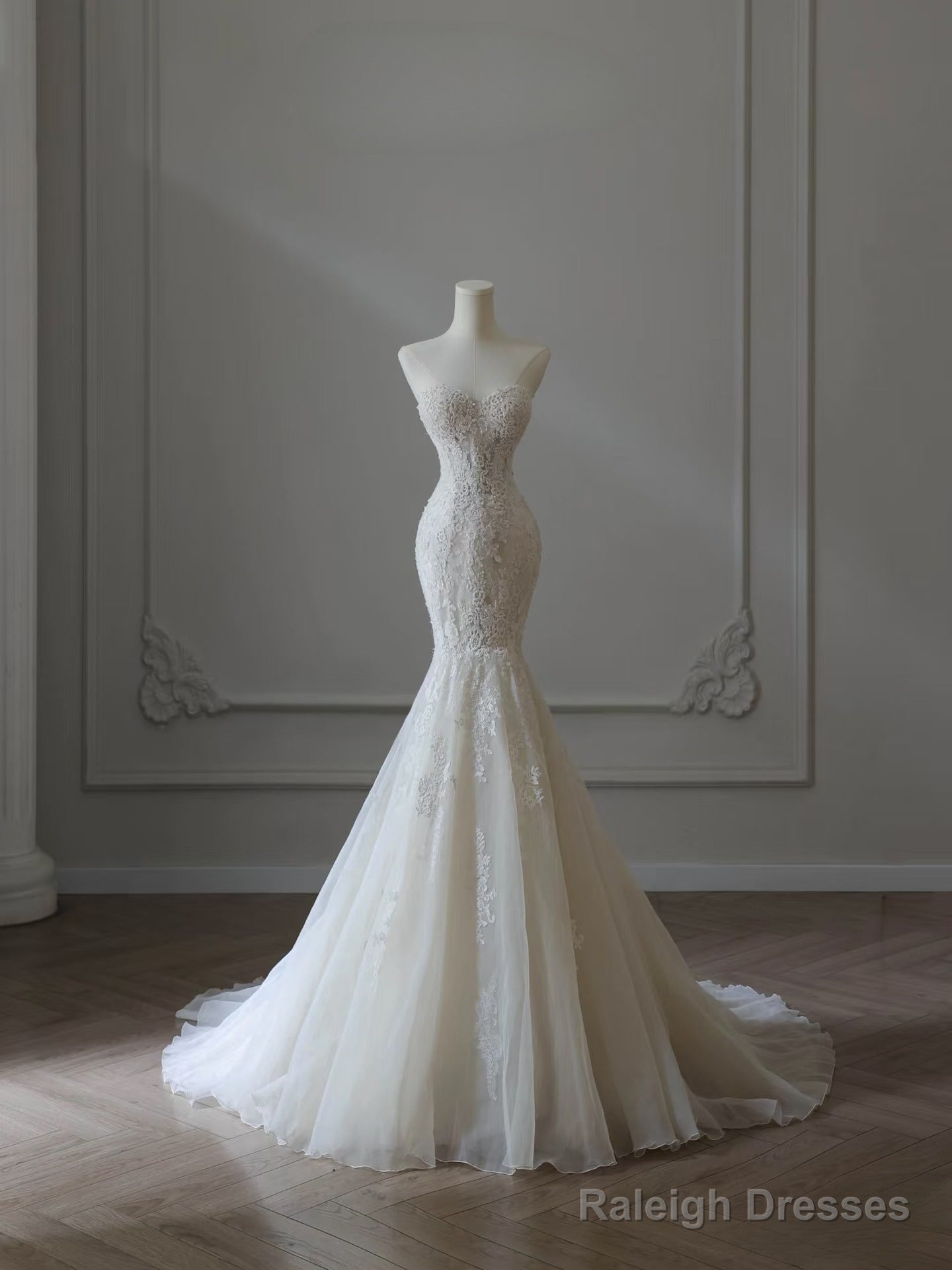 Timeless Mermaid Sweetheart Lace White Wedding Dress Brides Dresses
