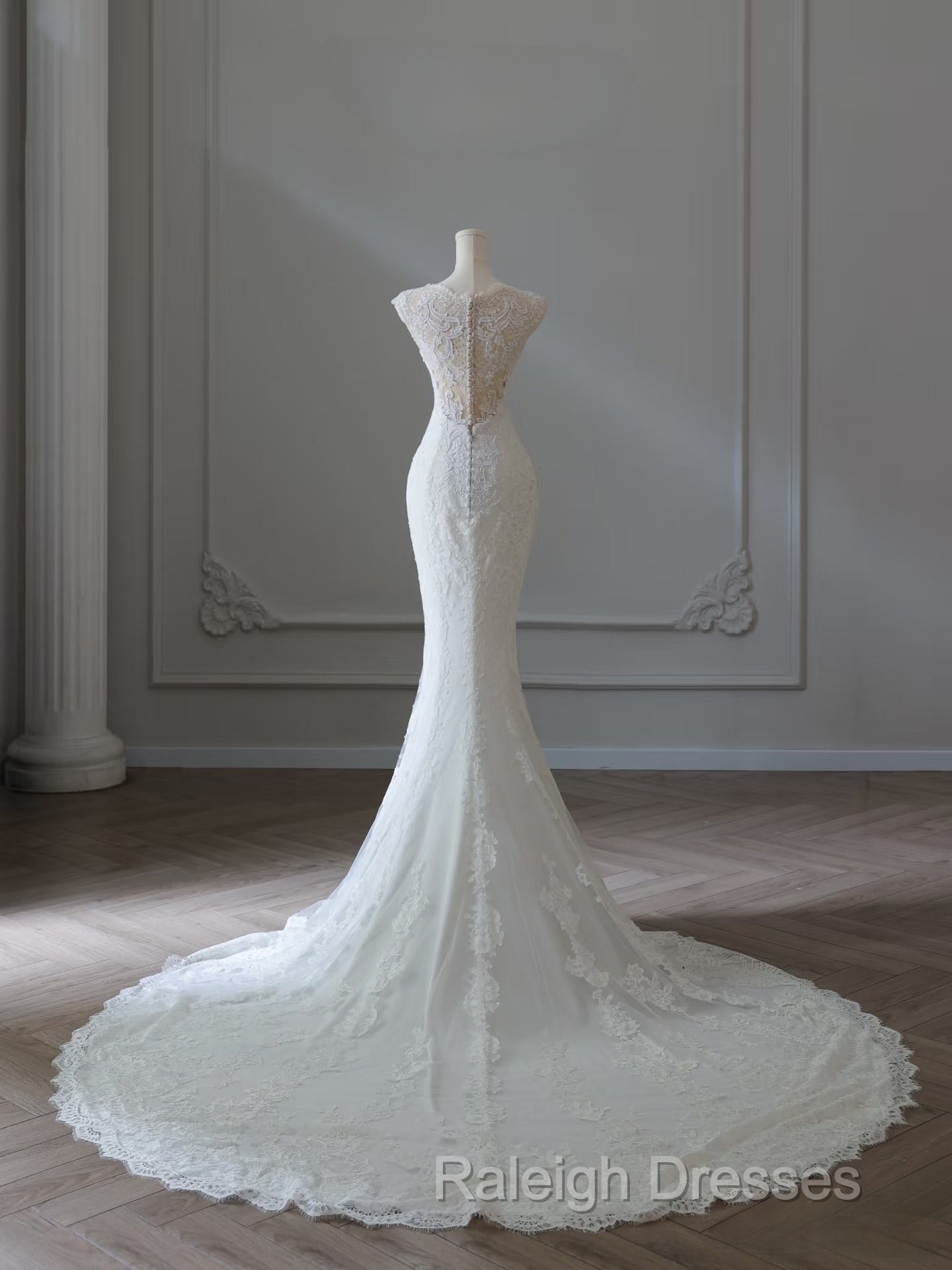 Timeless Mermaid V Neckline White Lace Wedding Dress Bridal Dresses Secondary image