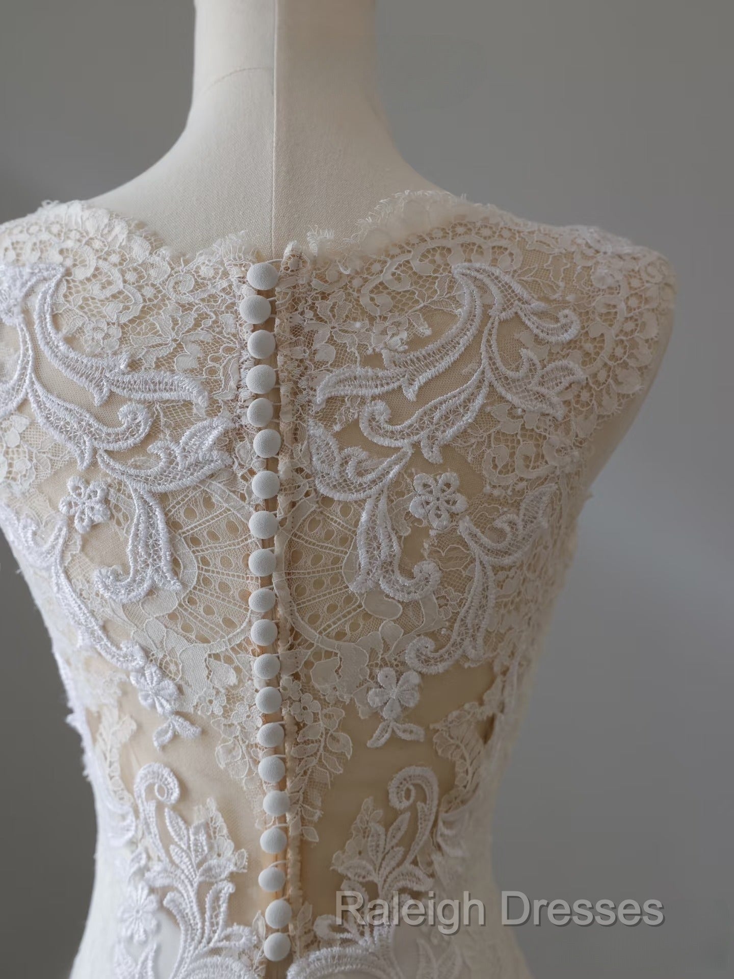 Timeless Mermaid V Neckline White Lace Wedding Dress Bridal Dresses