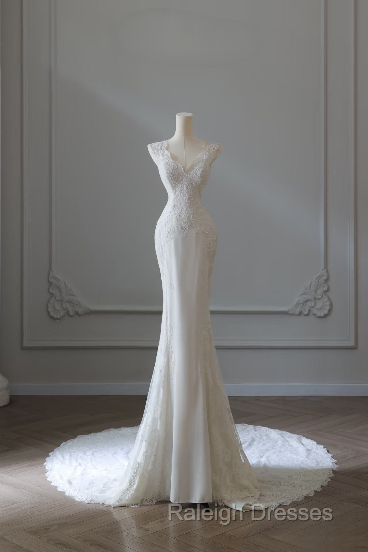 Timeless Mermaid V Neckline White Lace Wedding Dresses Bridal Dress