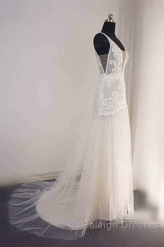 Trendy Ivory Sleeveless Lace Tulle High split A Line Wedding Dresses Secondary image