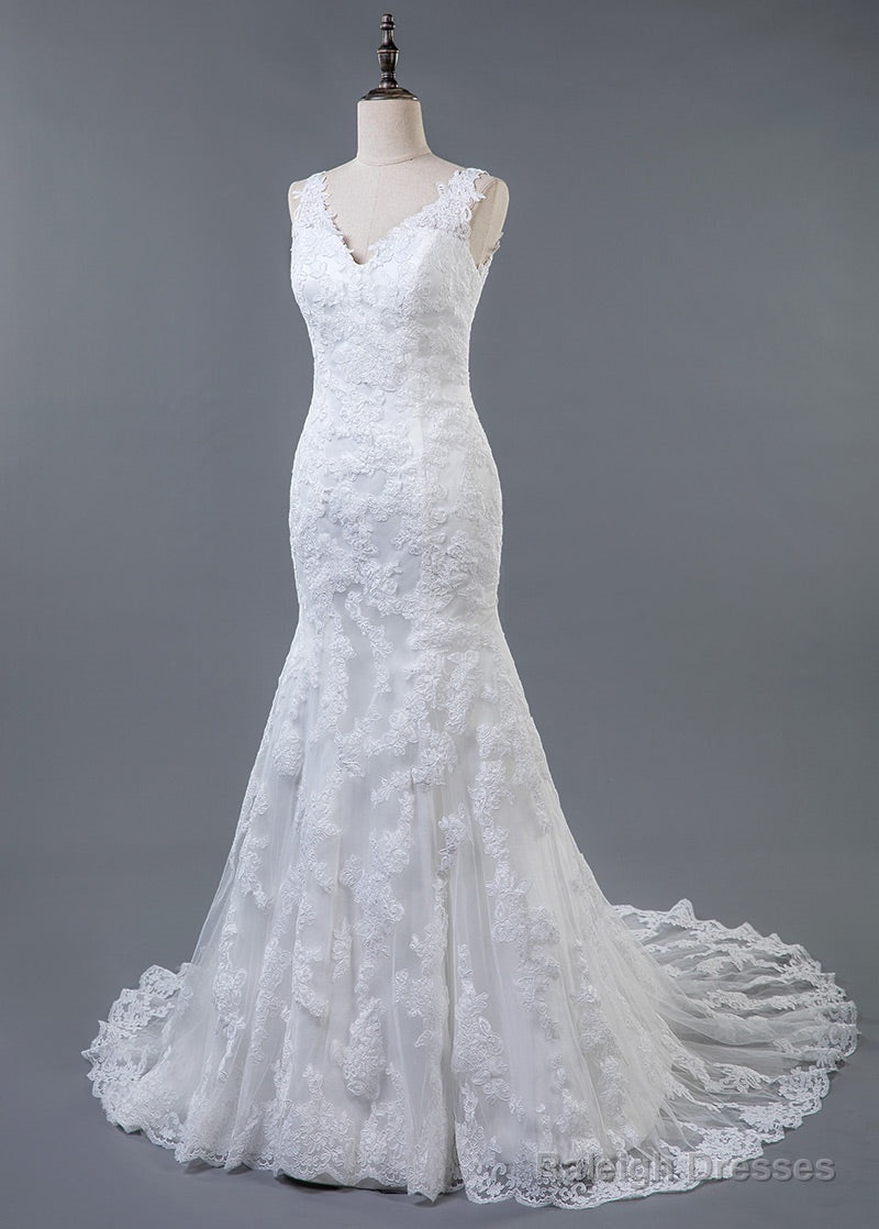 Trumpet/Mermaid Lace V-Neck Sweep Train Wedding Dresses Secondary image