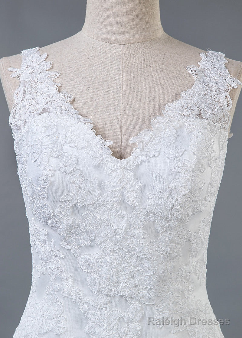 Trumpet/Mermaid Lace V-Neck Sweep Train Wedding Dress