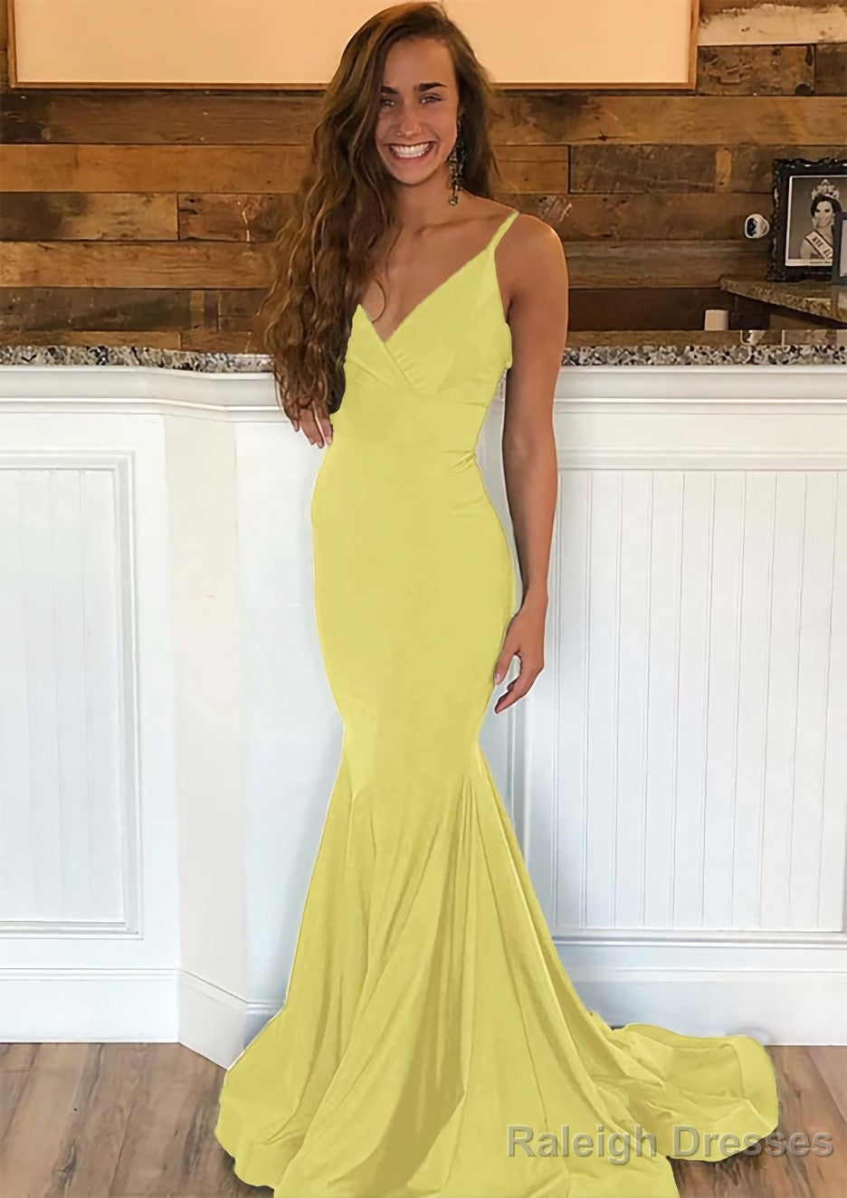 Trumpet/Mermaid Sleeveless Sweep Train Charmeuse Prom Dresses With Pleated