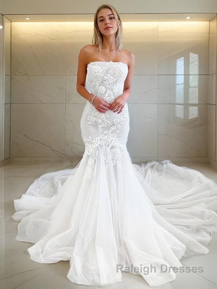 Trumpet/Mermaid Strapless Cathedral Train Tulle Wedding Dresses With Appliques Lace Main image