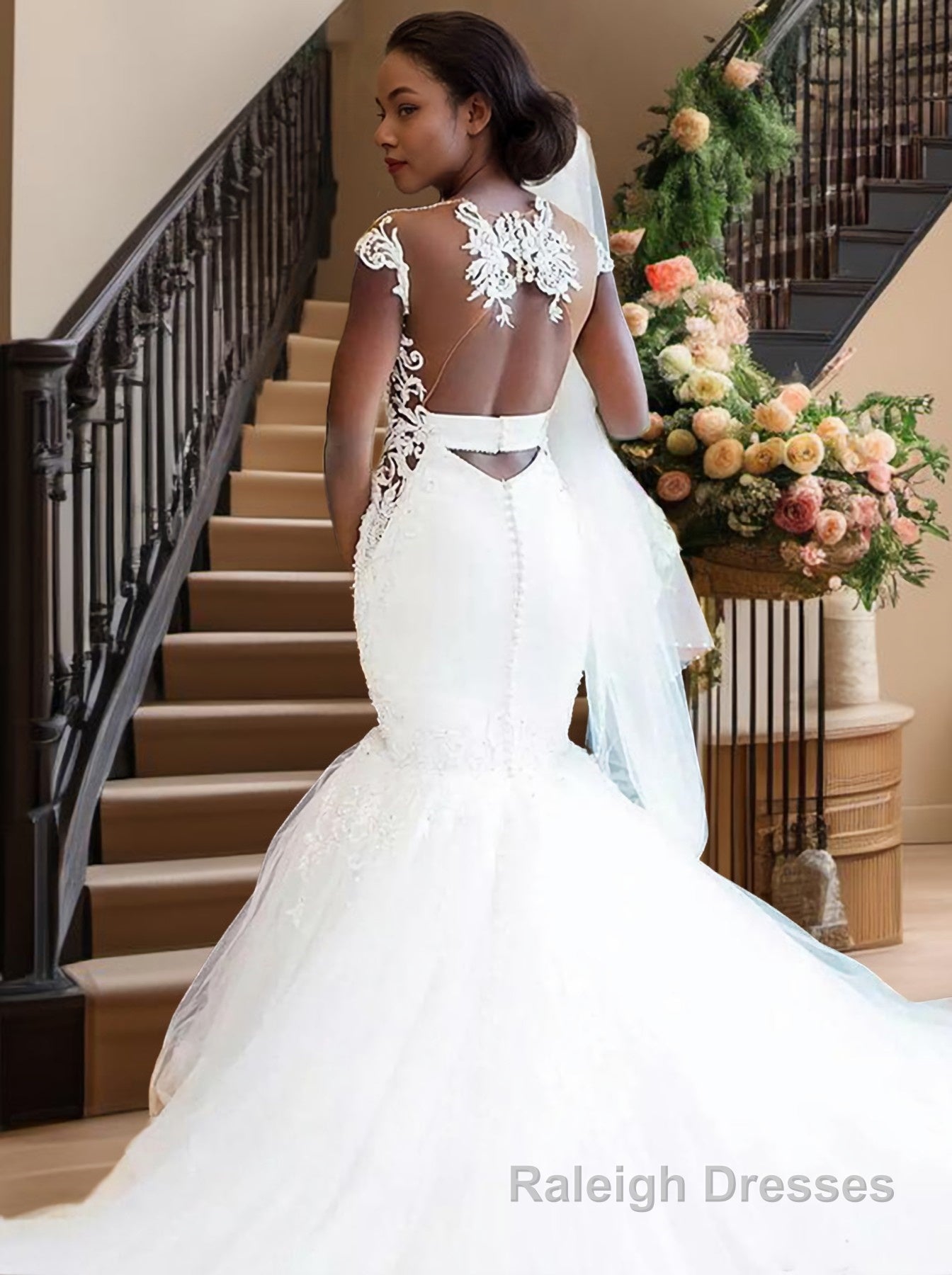 Trumpet/Mermaid V Neck Chapel Train Tulle Wedding Dresses With Appliques Lace