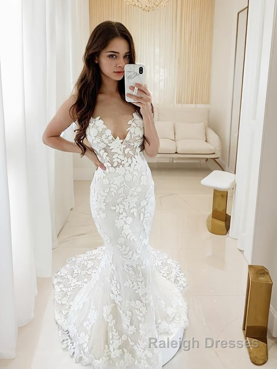 Trumpet/Mermaid V Neck Sweep Train Tulle Wedding Dresses