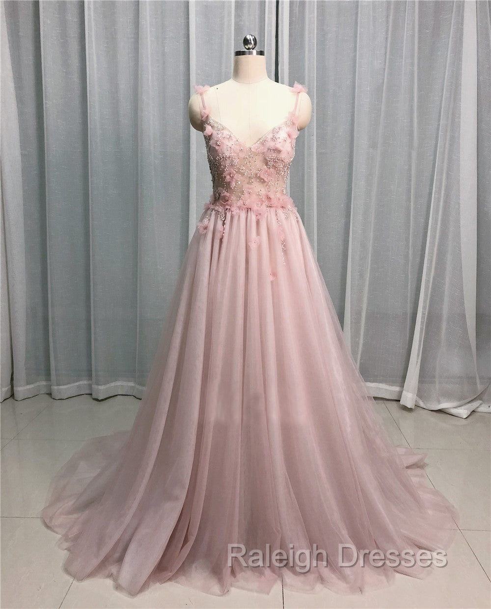 Tulle A-line Appliques Lace Wedding Dresses
