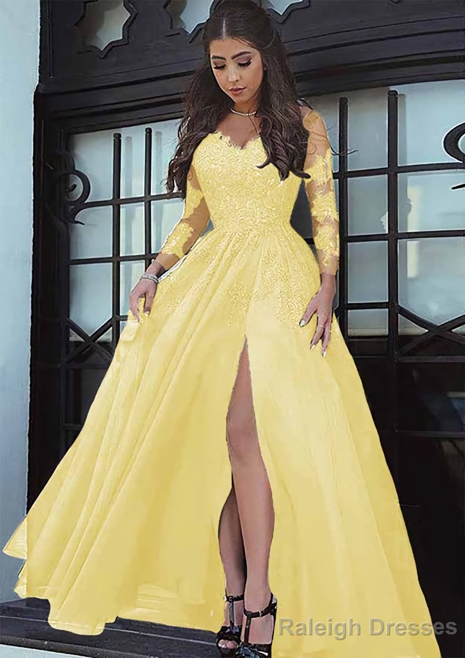 Tulle Long/Floor-Length A-Line/Princess Full/Long Sleeve Sweetheart Zipper Prom Dresses With Appliqued