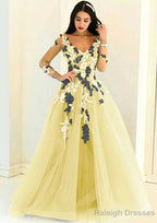 Tulle Long/Floor-Length A-Line/Princess Full/Long Sleeve V-Neck Zipper Evening Dresses With Appliqued