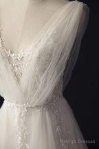 Tulle Sweep Train Appliques Lace Wedding Dress