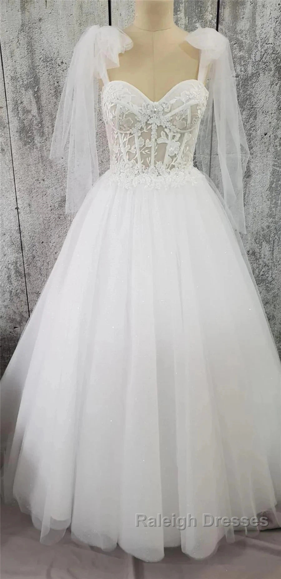 Tulle Sweetheart Lace-Up A-Line Long Wedding Dress