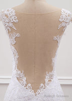 Tulle Trumpet/Mermaid Sweep Train Wedding Dress