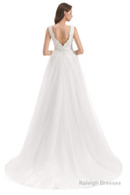 Tulle V-neck Backless Appliques Wedding Dresses